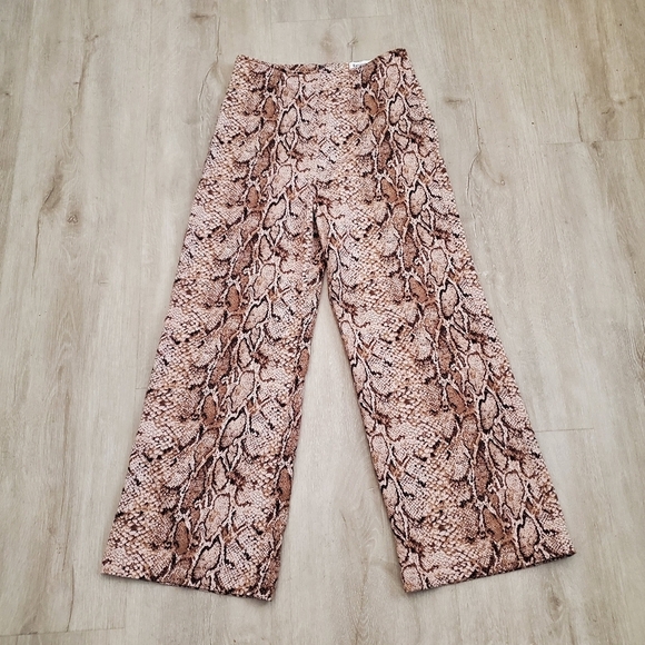 Reformation Marlon Snake Print Cropped Pant - Picture 8 of 8